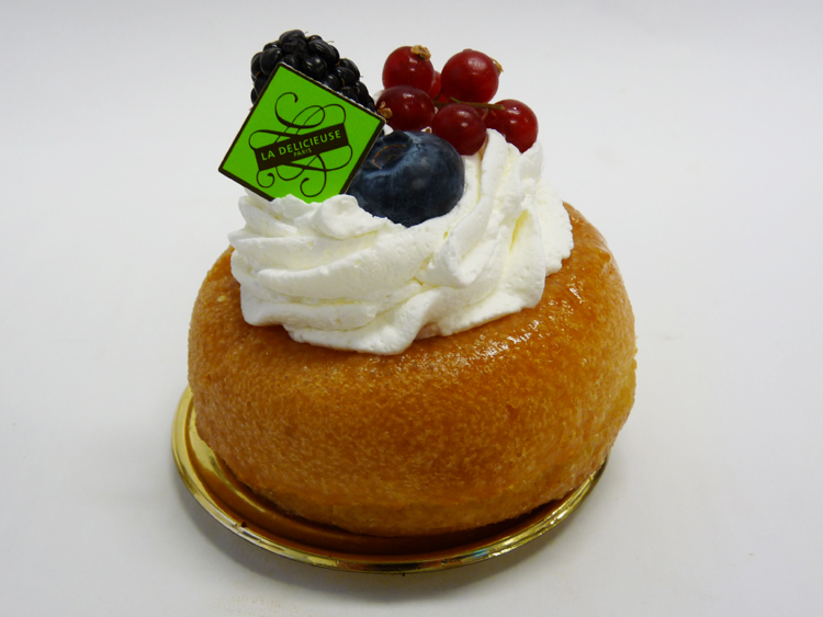 Bon Dimanche Gd_La-Delicieuse-Voltaire_Les-Entremets-individuels_Baba-au-rhum