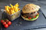 Plat_pt_Benson-Kfe_Nos-Burgers_burger_010235.jpg