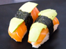 Plat_pt_Sushizz_Nos-Suhsi-(2-pieces)_Saumon-avocat_2452653.jpg